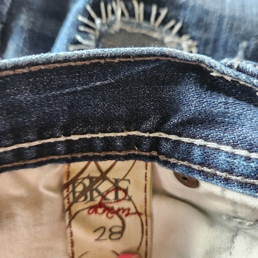 BKE Sloan Shorts Womens 28 Blue Denim Dark Wash Mid Rise Distressed Embellished - Picture 4 of 10